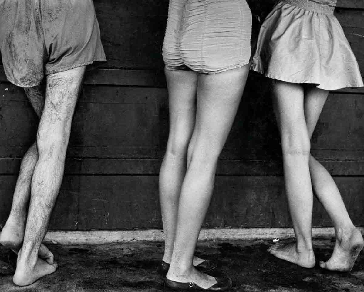 Chicago-Beach-1948-1952-Yasuhiro-Ishimoto